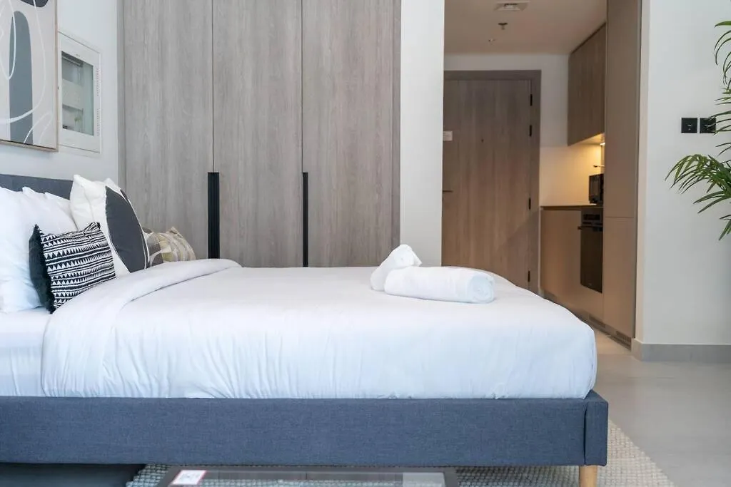 Апартаменты Eclectic Studio With Terrace In Oxford Blvd Jvc Дубай
